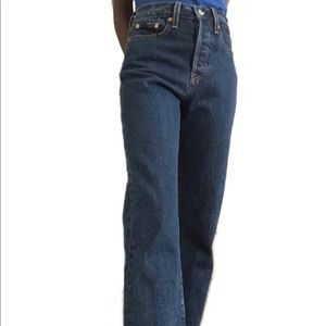 NWT Levi’s straight leg Mom jeans